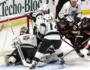 Kings beat Senators 5-3 in Cameron's first game as Ottawa's head coach | iNFOnews.ca CP31082363