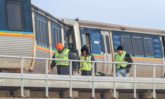 Train stuck on tracks disrupts service to Atlanta airport | iNFOnews.ca