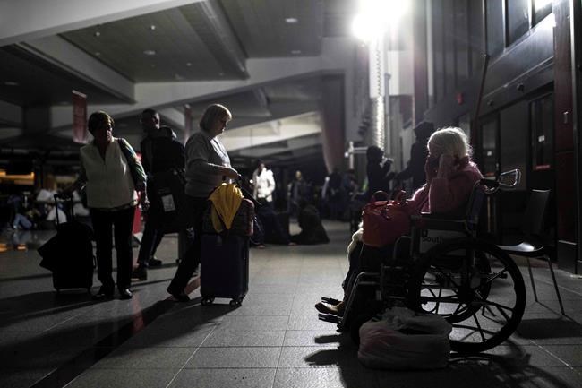 Sudden power outage creates 'nightmare' at Atlanta airport | iNFOnews.ca