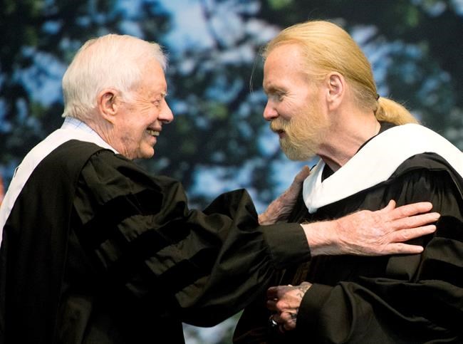 Jimmy Carter helps bestow degree on rock star Gregg Allman | iNFOnews.ca CP1994281797