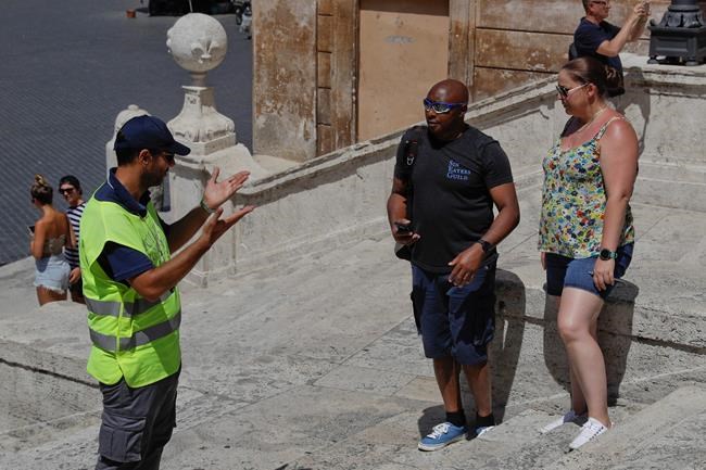 Police patrol Rome's Spanish Steps to enforce sitting ban | iNFOnews.ca