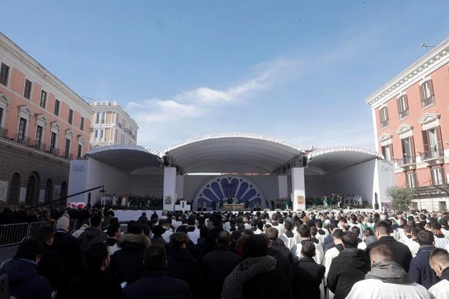 Pope cautions against 'unfair' Middle East peace plans | iNFOnews.ca