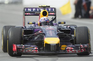 Ricciardo gives Red Bull first F1 win with victory over Rosberg in Canada | iNFOnews.ca CP28680016