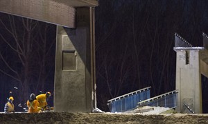 Two injured as pedestrian walkway collapses after accident south of Montreal | iNFOnews.ca CP31846967