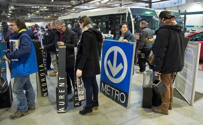 Sale of vintage bus and subway items draws huge crowd in Montreal | iNFOnews.ca