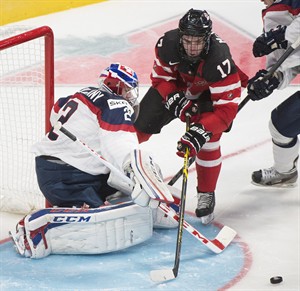Coach, teammates not worried after McDavid shut out in world junior opener | iNFOnews.ca CP31263383