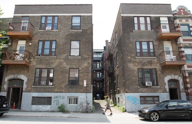 COVID-19, surge in 'renovictions,' complicate Montreal's traditional moving day | iNFOnews.ca CP2033166950