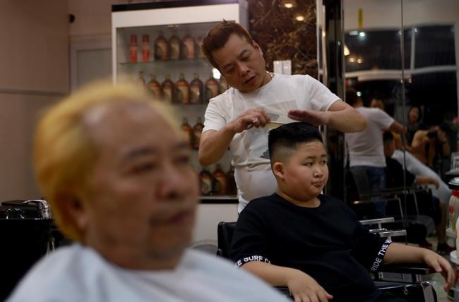 Kim or Trump? Hanoi barber offers leaders' hairdos for free | iNFOnews.ca Kim or Trump? Hanoi barber offers leaders' hairdos for free | iNFOnews.ca