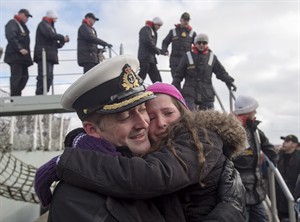 HMCS Toronto returns home after six-month deployment to Mediterranean Sea | iNFOnews.ca CP31528112