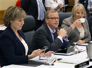 Premiers focus on best practices, health-care innovations at council meeting | iNFOnews.ca CP19530360
