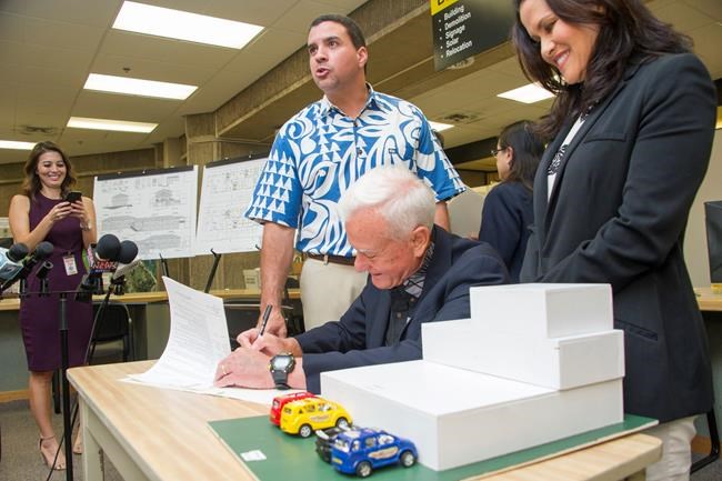 Honolulu mayor OKs temporary ban on 'monster' houses | iNFOnews.ca