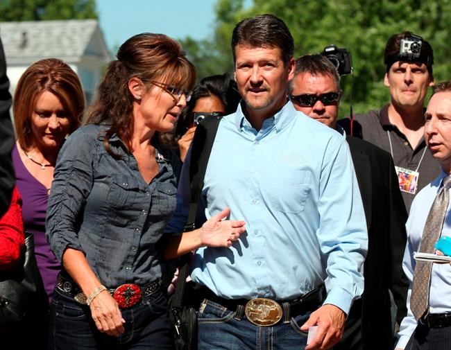 Palin says she learned of divorce plans from attorney | iNFOnews.ca CP639090906