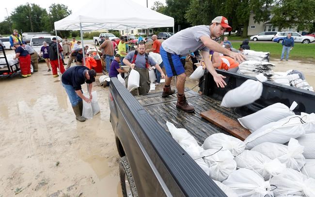 Up to 10 inches of Midwest rain leaves 1 dead, soggy mess | iNFOnews.ca