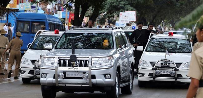 Indian officials to lose red beacon lights atop their cars | iNFOnews.ca Indian officials to lose red beacon lights atop their cars | iNFOnews.ca