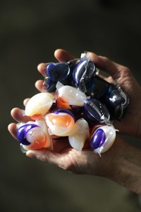 Hundreds of kids poisoned by detergent pods; poison centres get thousands of calls, study says | iNFOnews.ca Hundreds of kids poisoned by detergent pods; poison centres get thousands of calls, study says | iNFOnews.ca