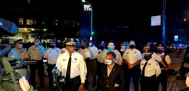 Police: 2 Chicago officers, suspect shot during traffic stop | iNFOnews.ca Police: 2 Chicago officers, suspect shot during traffic stop | iNFOnews.ca