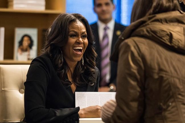 Michelle Obama begins arena tour in talk with Oprah | iNFOnews.ca