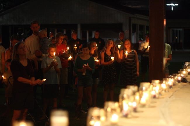 Boy dies from injuries in crash that killed mom, brothers | iNFOnews.ca