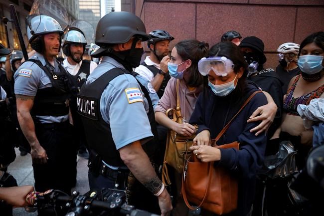 Chicago's top cop defends police actions during protests | iNFOnews.ca