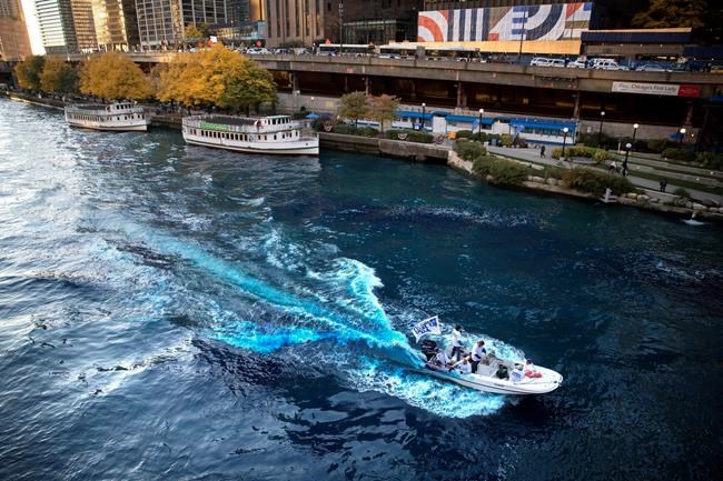 Millions celebrate winning Chicago Cubs with parade, rally | iNFOnews.ca