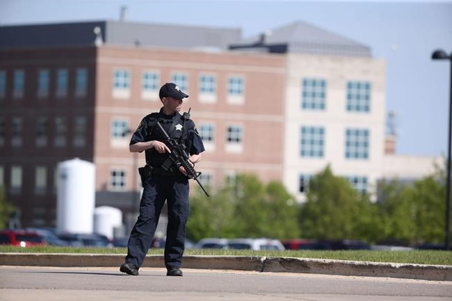 Armed inmate killed, hostage rescued at Illinois hospital | iNFOnews.ca