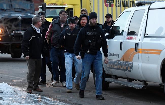 Police: Aurora attacker used gun he shouldn't have owned | iNFOnews.ca