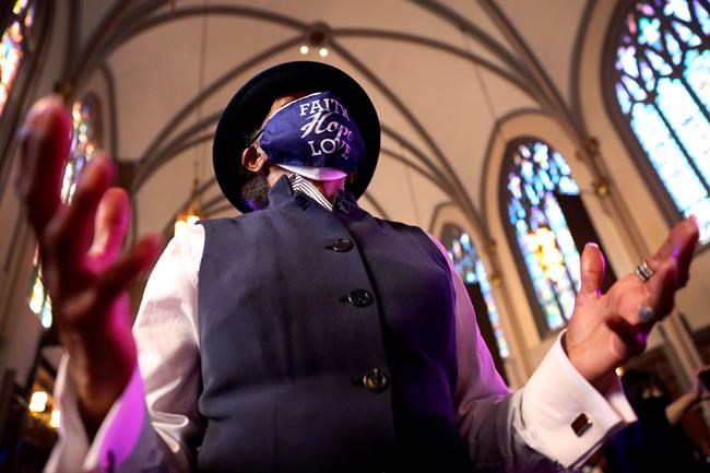 Chicago parish fiercely backs priest after sex abuse claims | iNFOnews.ca Chicago parish fiercely backs priest after sex abuse claims | iNFOnews.ca