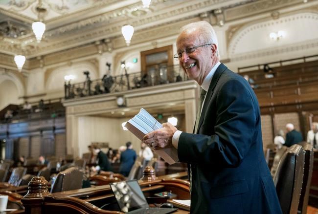 Ex-Illinois lawmaker pleads guilty to federal tax evasion | iNFOnews.ca