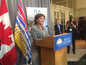 Premier Clark tells truck loggers low international oil prices good for B.C. | iNFOnews.ca CP31587251