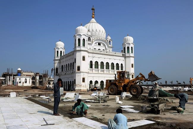 Pakistan opens visa-free border crossing for India Sikhs | iNFOnews.ca