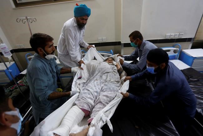 Train hits bus carrying Sikh pilgrims in Pakistan: 22 dead | iNFOnews.ca