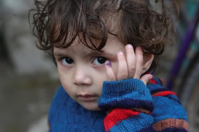 Gunmen kill 2 policemen escorting polio team in Pakistan | iNFOnews.ca Gunmen kill 2 policemen escorting polio team in Pakistan | iNFOnews.ca