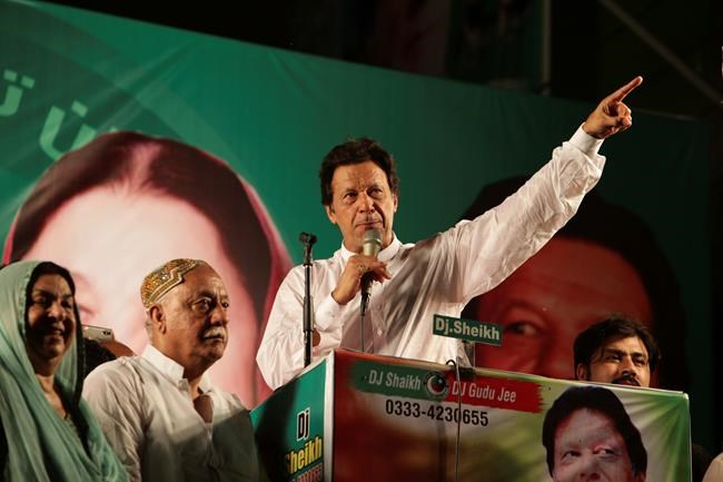 Ex-cricket star may be on the verge of win in Pakistan | iNFOnews.ca