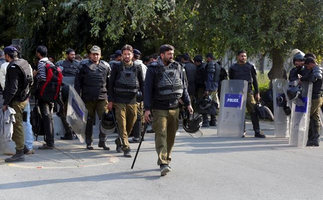 Rival student groups clash at elite Pakistan university | iNFOnews.ca