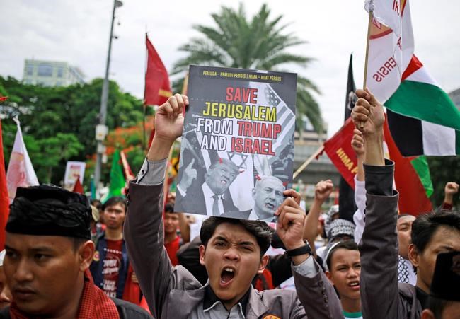 Indonesians burn US flags in 4th day of Jerusalem protests | iNFOnews.ca
