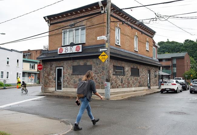 Quebec to ban karaoke over COVID-19 risks, bar industry association says | iNFOnews.ca
