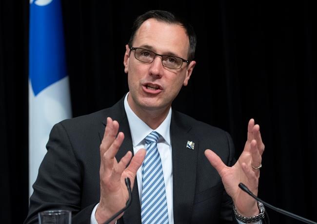 Quebec makes masks mandatory for students Grade 5 and up, except in classrooms | iNFOnews.ca CP1121060115