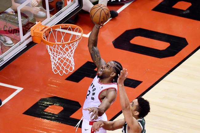 Kawhi Leonard scores 36 points in Raptors' 118-112 double OT win over Bucks | iNFOnews.ca