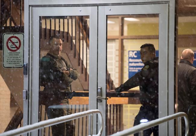 Man shot in head after altercation with constable at Maniwaki courthouse | iNFOnews.ca