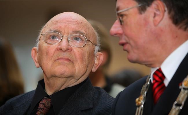 Israeli novelist, WWII survivor Aharon Appelfeld dies at 85 | iNFOnews.ca
