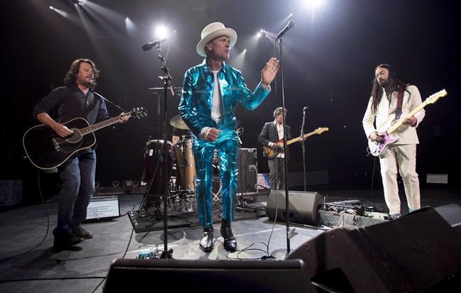 Tragically Hip launches 'Courage' face mask to raise money for musicians | iNFOnews.ca