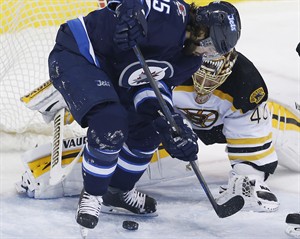 Backup goaltender Hutchinson makes 30 saves to helps Jets past Bruins | iNFOnews.ca CP31187664