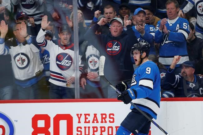 Roslovic scores twice as Winnipeg Jets edge division-leading Blues 5-2 | iNFOnews.ca