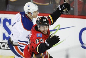 Josh Jooris scores overtime winner as Calgary Flames edge Edmonton Oilers 4-3 | iNFOnews.ca CP31311477
