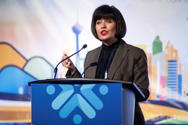Federal government to boost treatment options for opioid drug users: minister | iNFOnews.ca