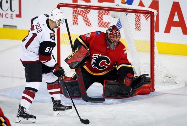 Johnny Gaudreau scores twice, Flames beat Coyotes for first pre-season win | iNFOnews.ca CP1181158464