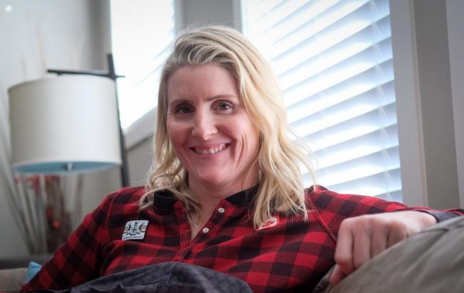 Retiring star Hayley Wickenheiser paved the way for female hockey players | iNFOnews.ca