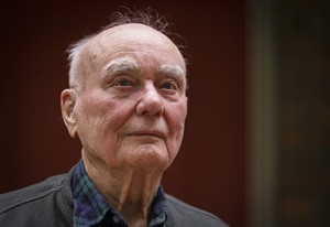 "Everybody got hit in some sort of way," says Canadian D-Day paratrooper | iNFOnews.ca CP28645938