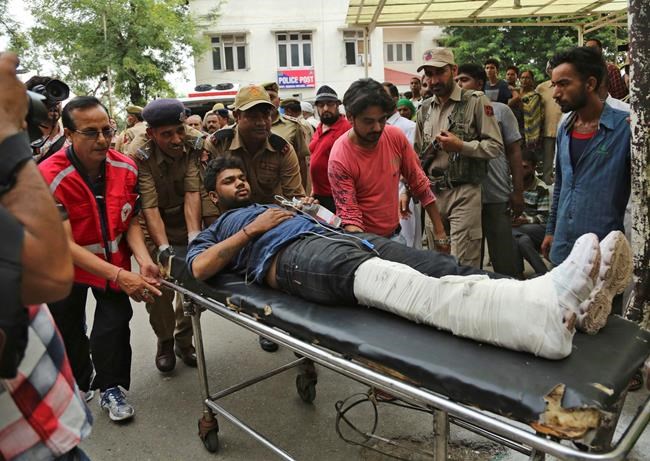 16 Indian pilgrims killed as bus falls into gorge in Kashmir | iNFOnews.ca