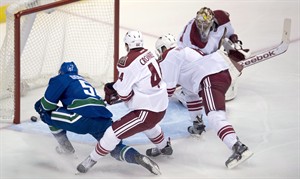 Canucks' power play showing signs of life despite 4-2 loss to Coyotes | iNFOnews.ca CP30096547